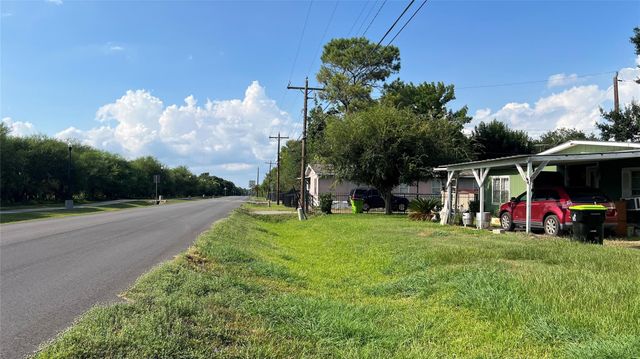 1306 Fair Oaks Drive, Richmond, TX 77469