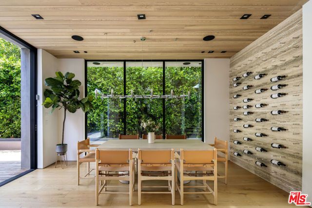 952 N Laurel Avenue, Los Angeles, CA 90046