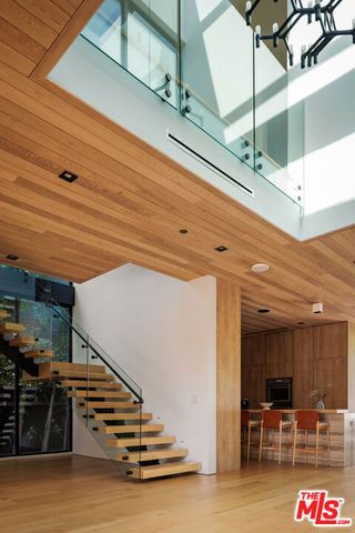 952 N Laurel Avenue, Los Angeles, CA 90046