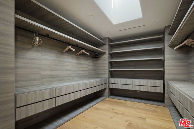 952 N Laurel Avenue, Los Angeles, CA 90046