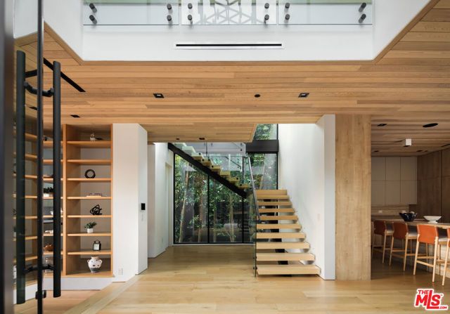 952 N Laurel Avenue, Los Angeles, CA 90046