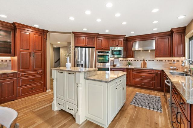 705 S 25th Court, West Des Moines, IA 50265