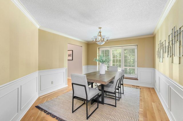 705 S 25th Court, West Des Moines, IA 50265
