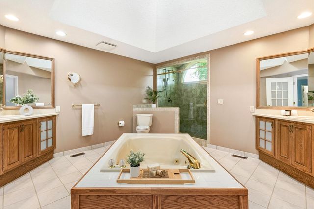 705 S 25th Court, West Des Moines, IA 50265