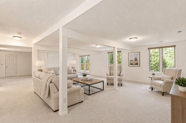705 S 25th Court, West Des Moines, IA 50265