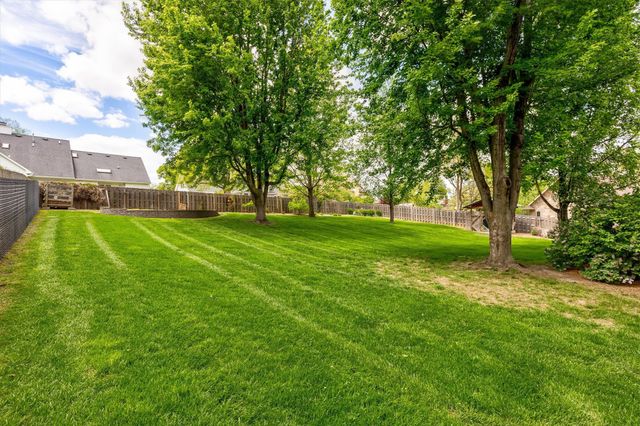705 S 25th Court, West Des Moines, IA 50265