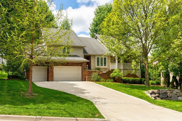 705 S 25th Court, West Des Moines, IA 50265