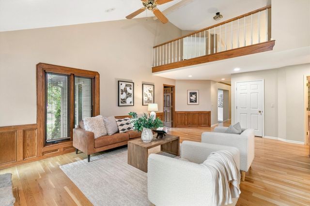 705 S 25th Court, West Des Moines, IA 50265