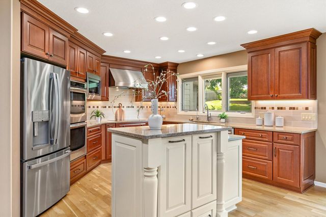 705 S 25th Court, West Des Moines, IA 50265