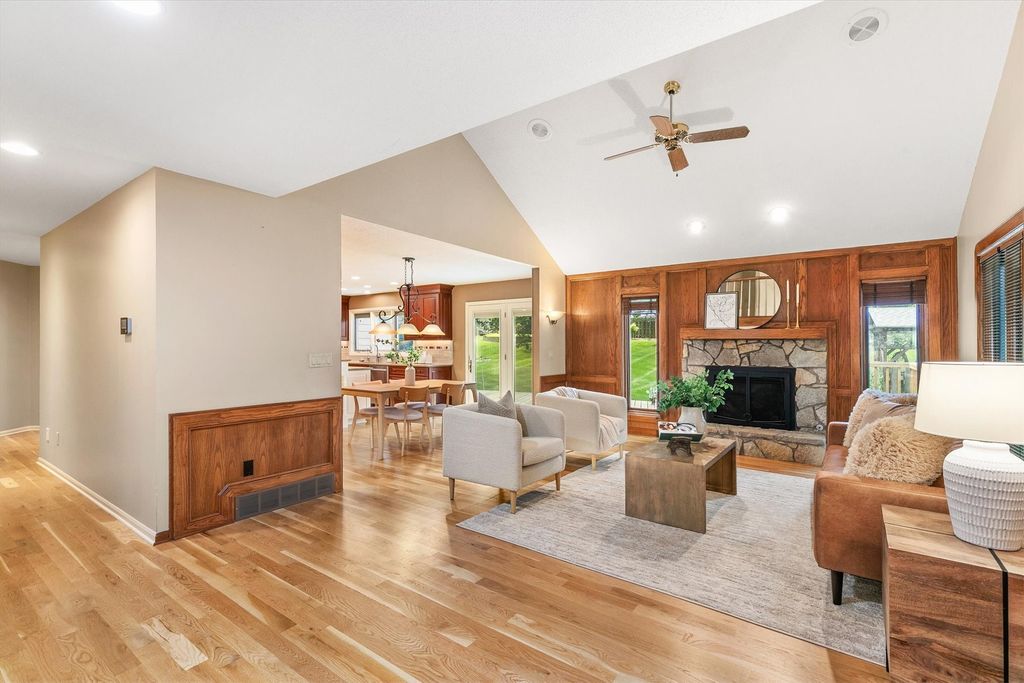705 S 25th Court, West Des Moines, IA 50265