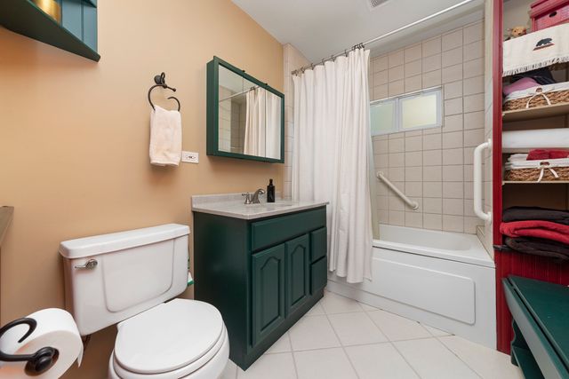 4S069 Barclay Road, Naperville, IL 60563