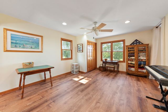 4S069 Barclay Road, Naperville, IL 60563