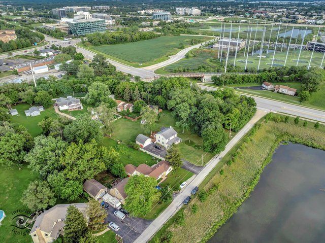 4S069 Barclay Road, Naperville, IL 60563