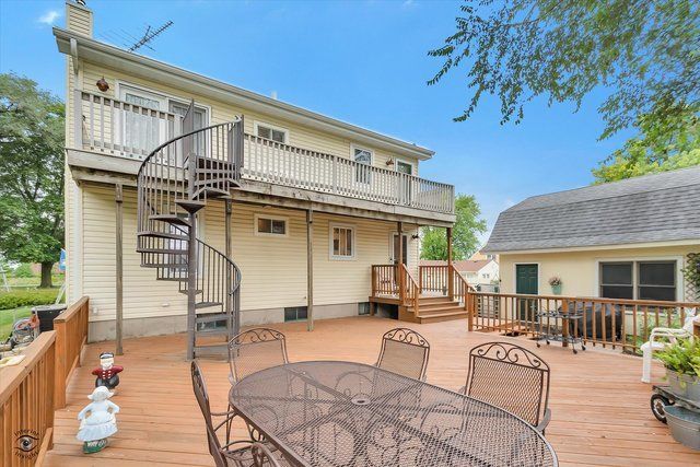 4S069 Barclay Road, Naperville, IL 60563