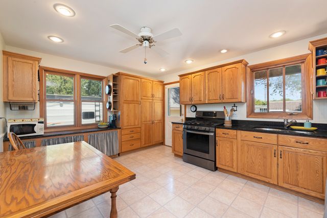 4S069 Barclay Road, Naperville, IL 60563