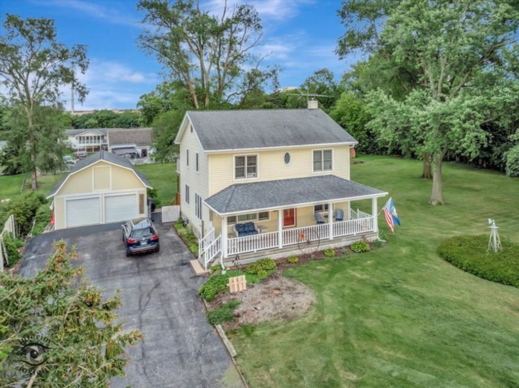 4S069 Barclay Road, Naperville, IL 60563