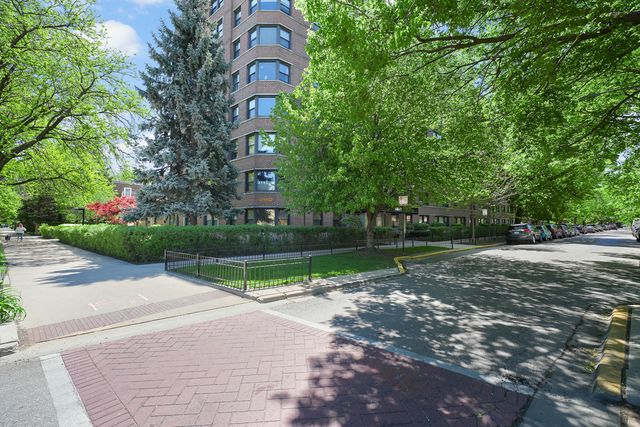 4880 N Marine Drive 715, Chicago, IL 60640