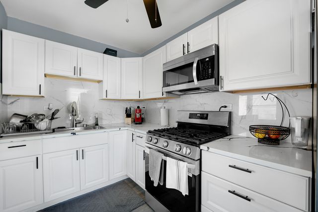 4880 N Marine Drive 715, Chicago, IL 60640