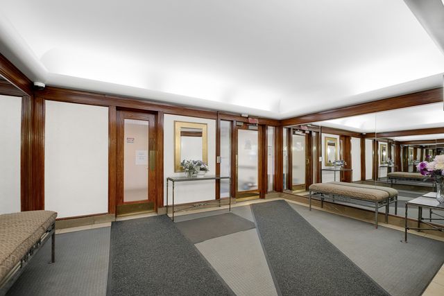 4880 N Marine Drive 715, Chicago, IL 60640