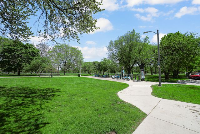 4880 N Marine Drive 715, Chicago, IL 60640