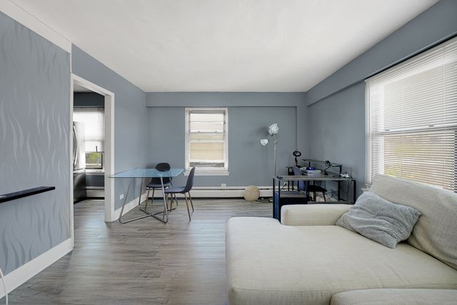 4880 N Marine Drive 715, Chicago, IL 60640