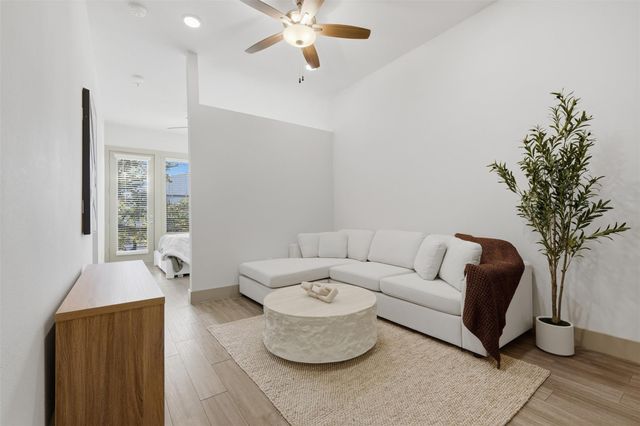 4509 Mount Vernon Street 26, Houston, TX 77006