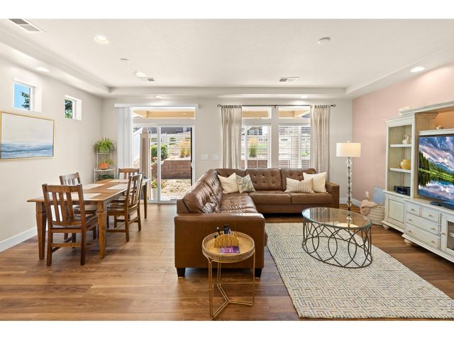 5056 Silverwood Dr, Johnstown, CO 80534