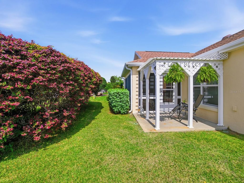 Image 24 of property listing at 2348 MIDNIGHT PASS COURT, The Villages, FL 32162