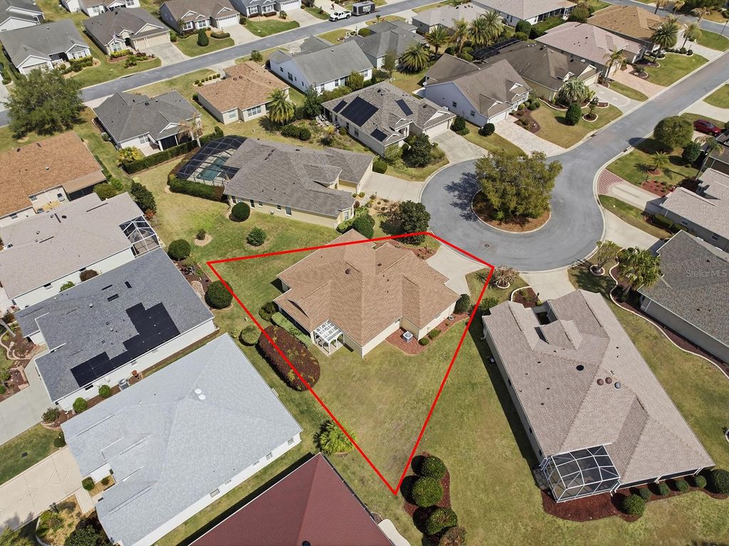 Image 27 of property listing at 2348 MIDNIGHT PASS COURT, The Villages, FL 32162