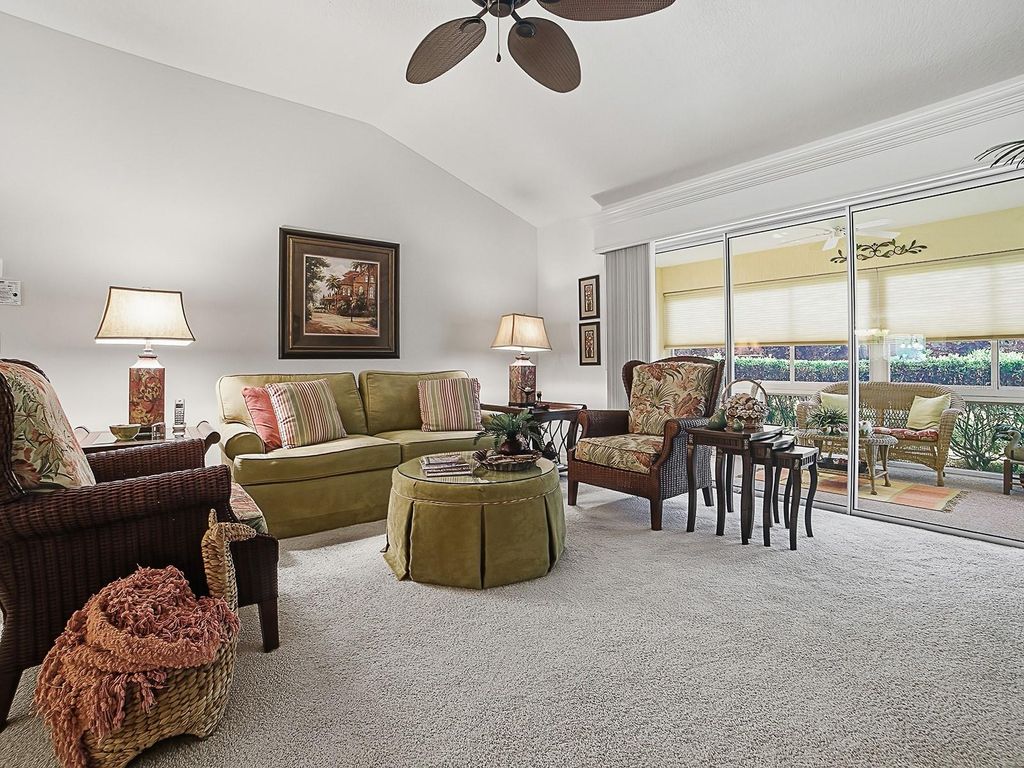 Image 4 of property listing at 2348 MIDNIGHT PASS COURT, The Villages, FL 32162