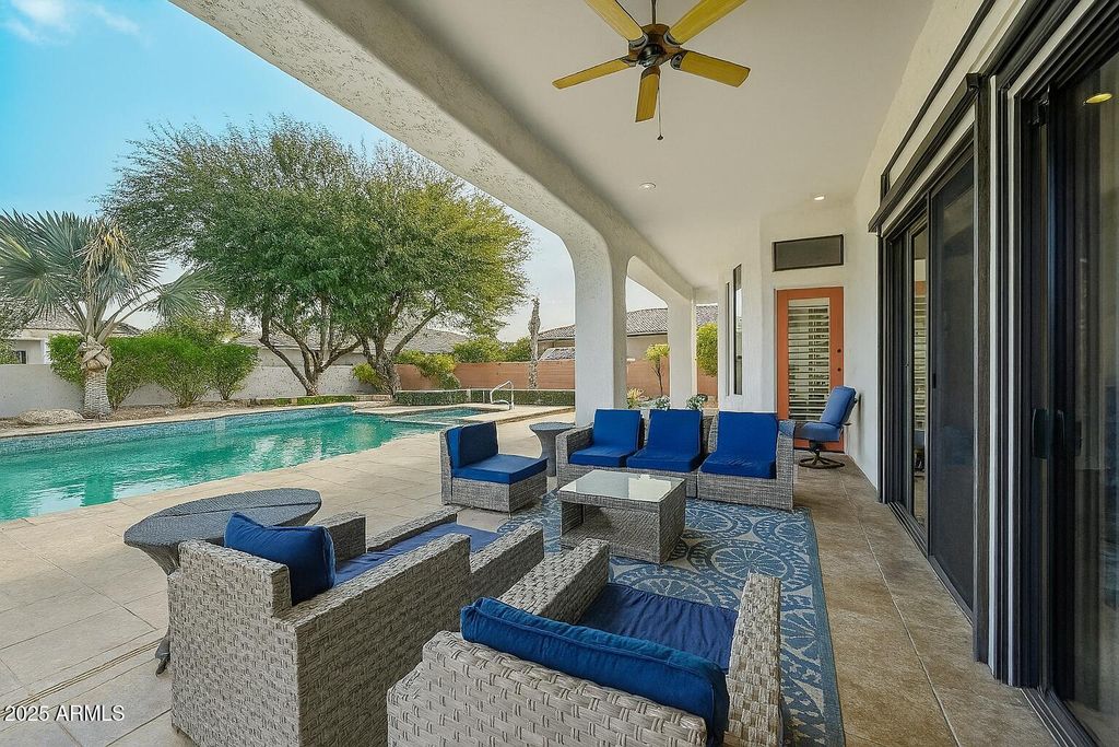 Image 10 of property listing at 351 N CLOVERFIELD Circle, Litchfield Park, AZ 85340