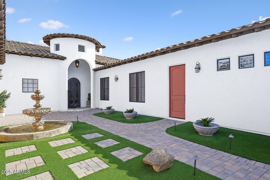 Image 33 of property listing at 351 N CLOVERFIELD Circle, Litchfield Park, AZ 85340