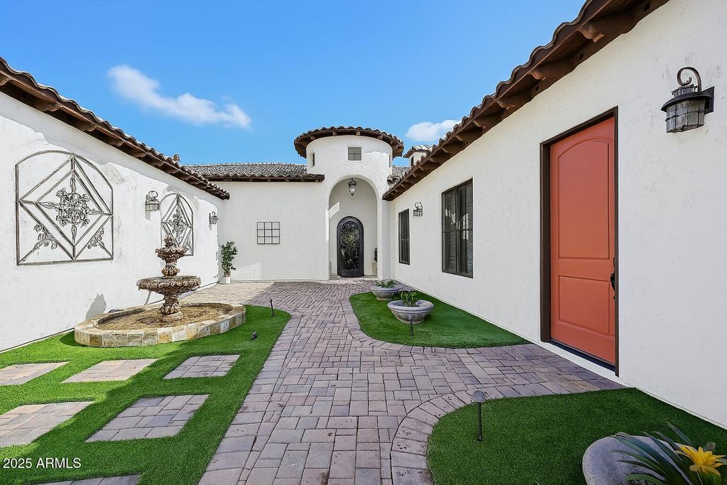 Image 34 of property listing at 351 N CLOVERFIELD Circle, Litchfield Park, AZ 85340