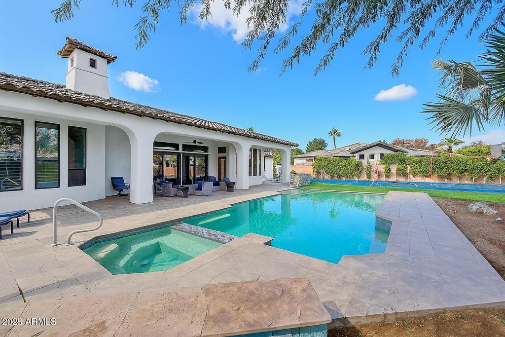 Image 9 of property listing at 351 N CLOVERFIELD Circle, Litchfield Park, AZ 85340