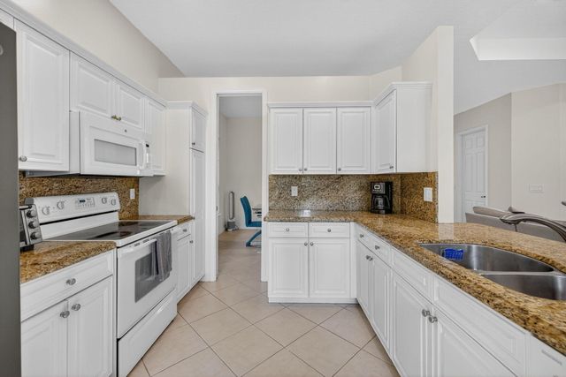 8828 Sandown Way, Boynton Beach, FL 33472