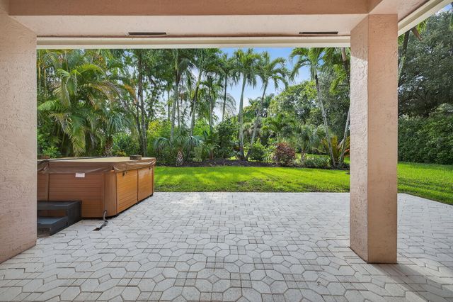 8828 Sandown Way, Boynton Beach, FL 33472