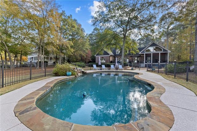 154 Bradford Drive, Eatonton, GA 31024