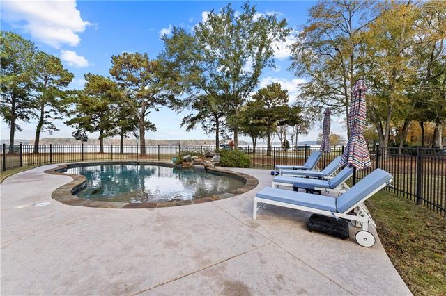 154 Bradford Drive, Eatonton, GA 31024