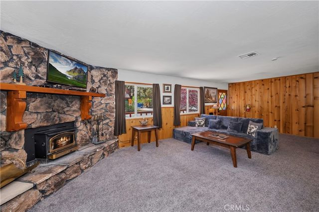 1099 Canyon, Fawnskin, CA 92333