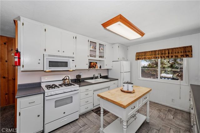 1099 Canyon, Fawnskin, CA 92333