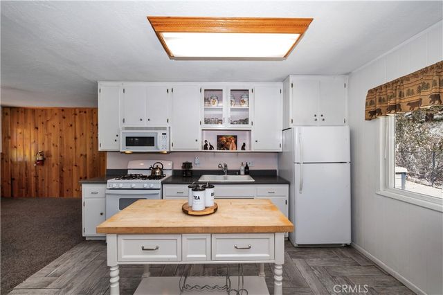 1099 Canyon, Fawnskin, CA 92333