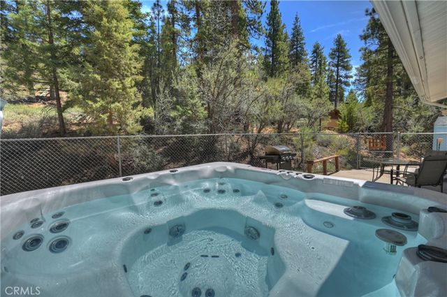 1099 Canyon, Fawnskin, CA 92333