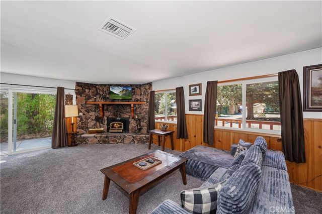 1099 Canyon, Fawnskin, CA 92333