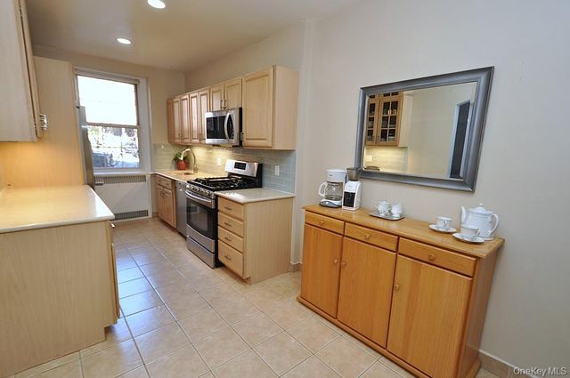 253 Garth Road 1T, Scarsdale, NY 10583