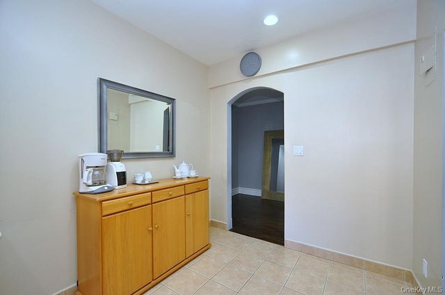 253 Garth Road 1T, Scarsdale, NY 10583