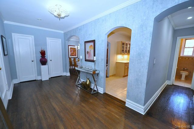 253 Garth Road 1T, Scarsdale, NY 10583