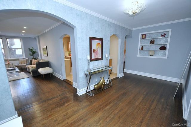 253 Garth Road 1T, Scarsdale, NY 10583