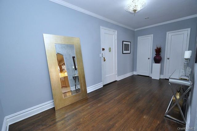 253 Garth Road 1T, Scarsdale, NY 10583