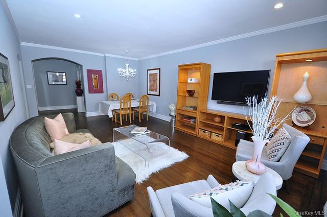 253 Garth Road 1T, Scarsdale, NY 10583