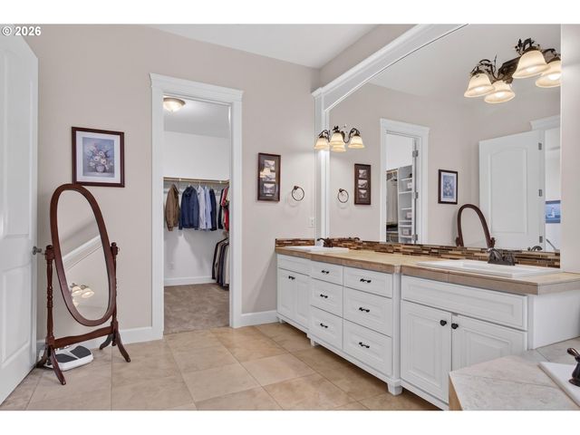 12577 Se VERLIE St, Happy Valley, OR 97086
